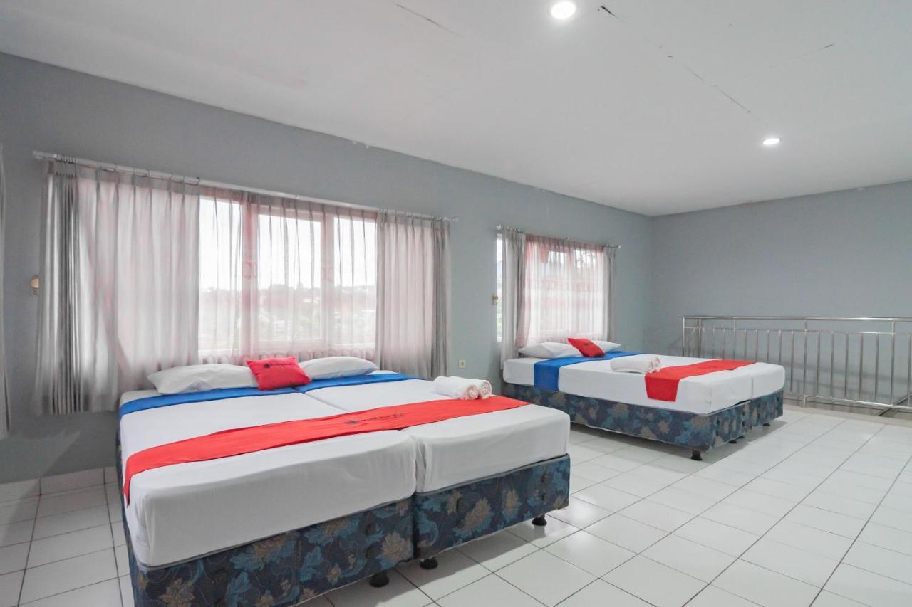 Hotel Reddoorz At Jalan Raya Lembang Padasul Exterior foto