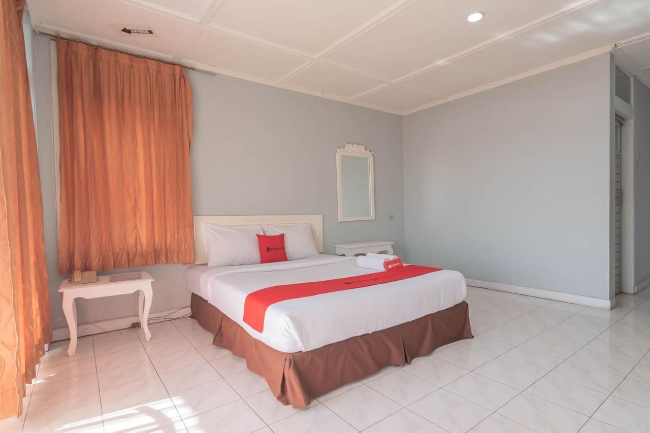 Hotel Reddoorz At Jalan Raya Lembang Padasul Exterior foto